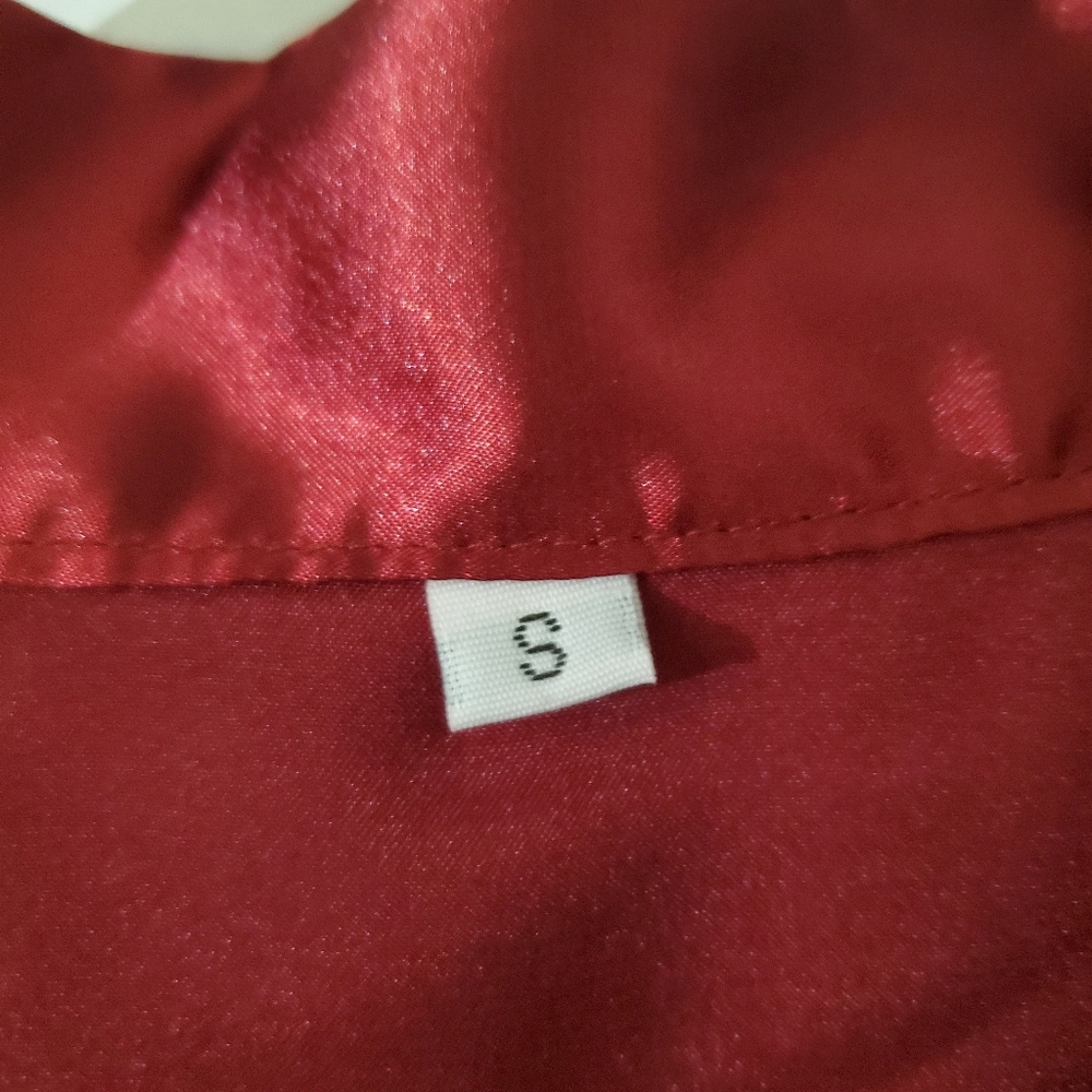 Robe - Picture 2 of 2